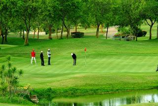 Golfing in Kashmir