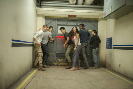 Kaya Scodelario Ki Hong Lee Thomas Brodie-Sangster MAZE RUNNER SCORCH TRIALS movie still