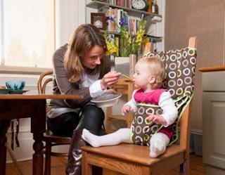 How We Handle Mealtimes With A Toddler
