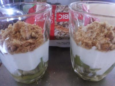 Kiwi Parfait with Oatmeal Cookies Beat the heat