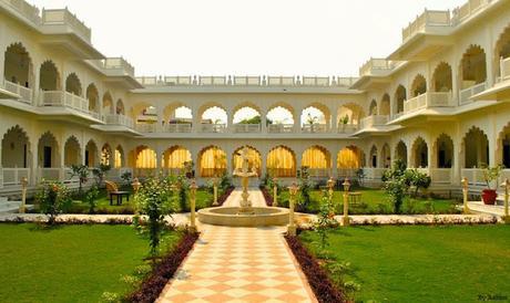 Chill Out at The Best Hotels in Ranthambore National Park