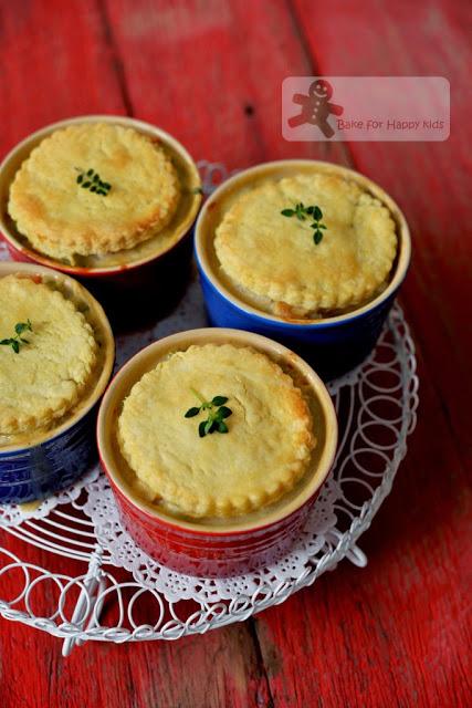 Light creamy healthy yogurt chicken pot pie