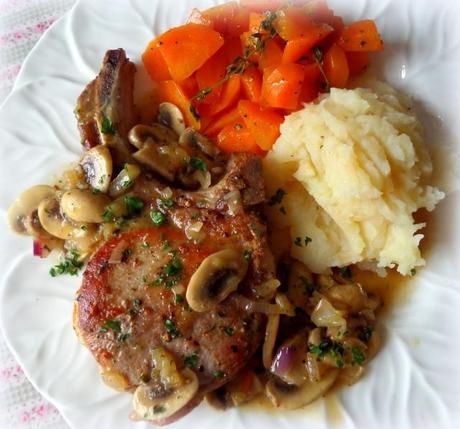  photo Pork Chops with mushrooms and shallots_zpsuv248avc.jpg