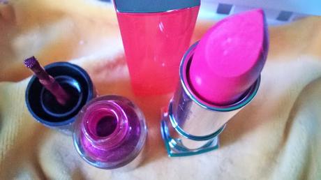 Maybelline Rebel Bouquet ColorSensational Lipstick in REB02 & Color Show Bright Sparks in Glowing Wine Tips & Lips