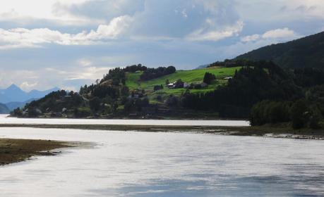 El fiordo Leir (Leirfjorden)