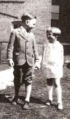 1920s Maybelline kids dress for the camera