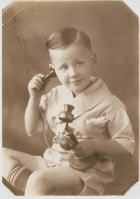 1920s Maybelline kids dress for the camera