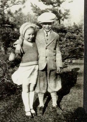 1920s Maybelline kids dress for the camera