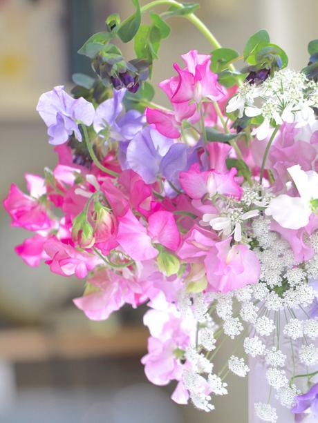 Sweet-Pea-Vase-Arrangement