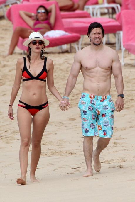 Celebrity Beach Fashion in May 2015 - Paperblog