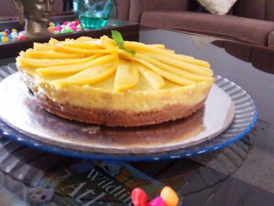 Mango and Coconut Tart that looks like a Mango and Coconut Cheesecake