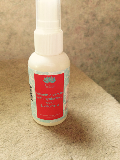 Vitamin c serum with hyaluronic acid &vitamin; e review