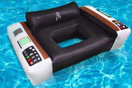 Top 10 Weird and Unusual Pool Floats