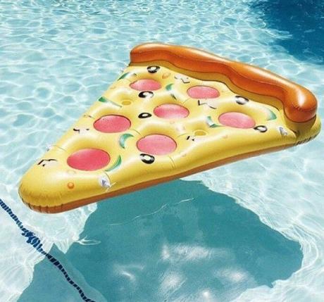 Top 10 Weird and Unusual Pool Floats