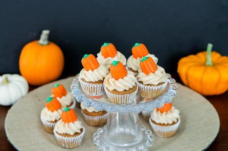 Pumpkin Carrot Cupcakes with Cinnamon Cream Cheese Frosting