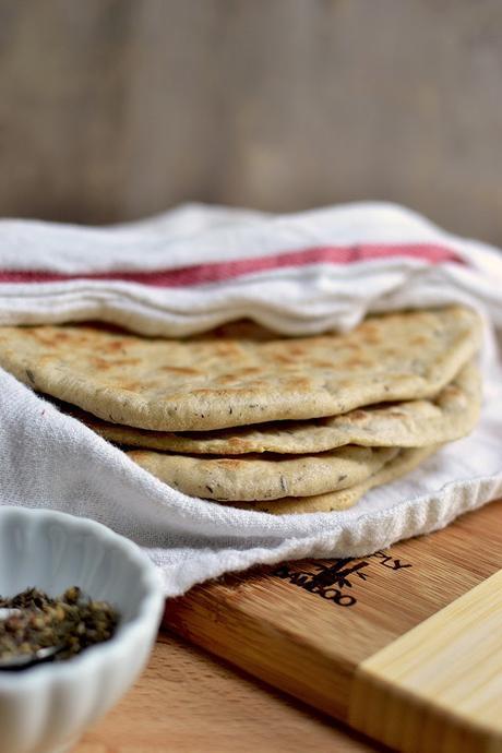 Za'atar spiced Khobez/ Khobz