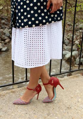 EYELET STYLE