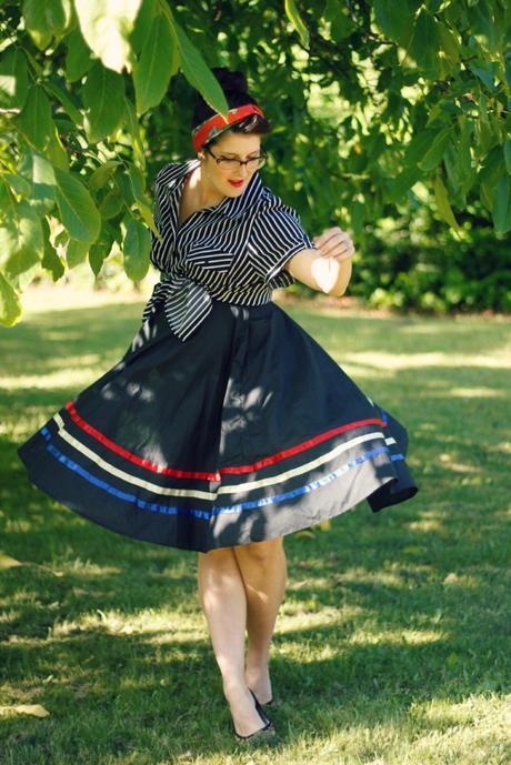 Stripes, a circle skirt, and leopard print shoes | www.eccentricowl.com