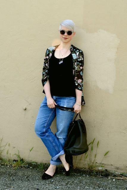 Look of the Day: Black Floral & Boyfriend Jeans