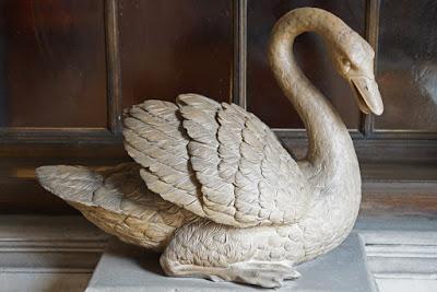 Vintners' Hall: swans, schoolboys and Coade stone