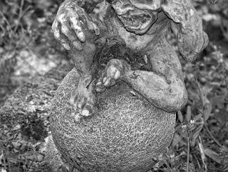 Catholic priests attempt to exorcise all demons from Mexico