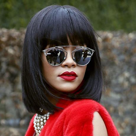 Rihanna, el Nuevo rostro official de Dior posando con las Dior So Real  APP