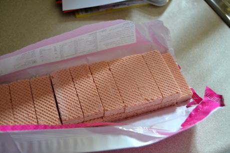Pink No-Bake Fridge Cake