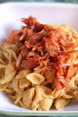 Mac and Cheeze with Jackfruit Pulled un-Pork