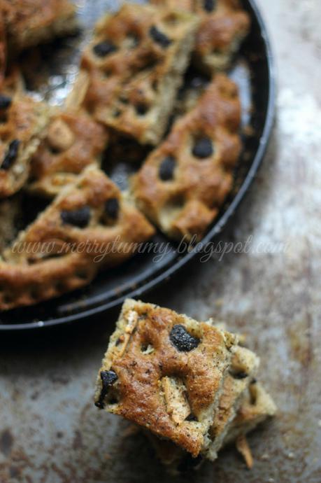 Whole Wheat Focaccia: Black Olive and Garlic Focaccia Bread: Italian Bread