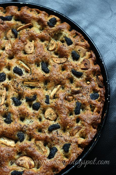 Whole Wheat Focaccia: Black Olive and Garlic Focaccia Bread: Italian Bread