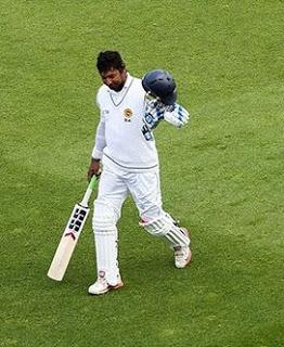 Sri Lanka needs 153 at P Sara stadium and ....... Sanga to retire !!