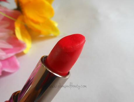 L'Oreal Paris Moist Mat Lipsticks : Cherry Crush, Flaming Kiss (Review, Photos, Swatches)