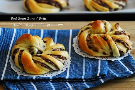 Red Bean Buns / Rolls 红豆沙面包