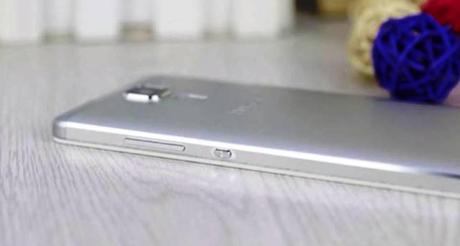 Huawei Honor 7 side view