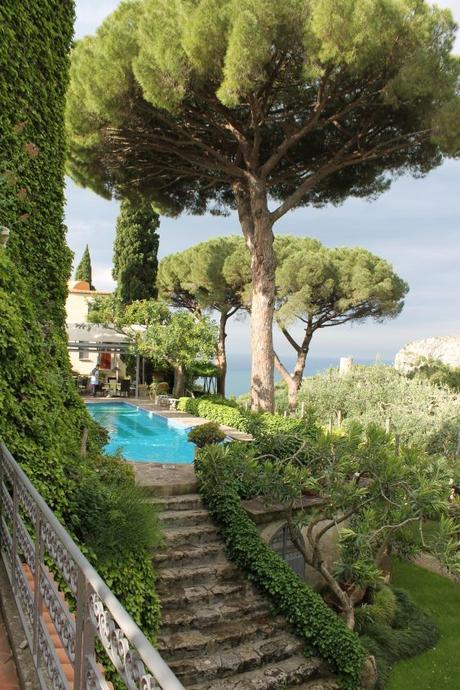 House & House : 13 Swimming Pools That You'd Never Want To Leave.