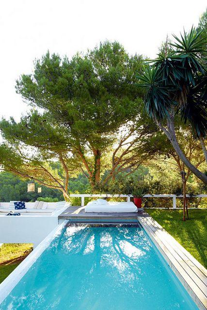 House & House : 13 Swimming Pools That You'd Never Want To Leave.