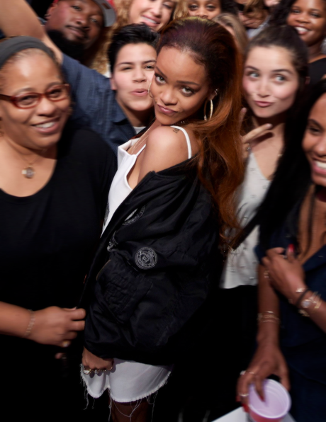 Rihanna Surprises Fans With New Video