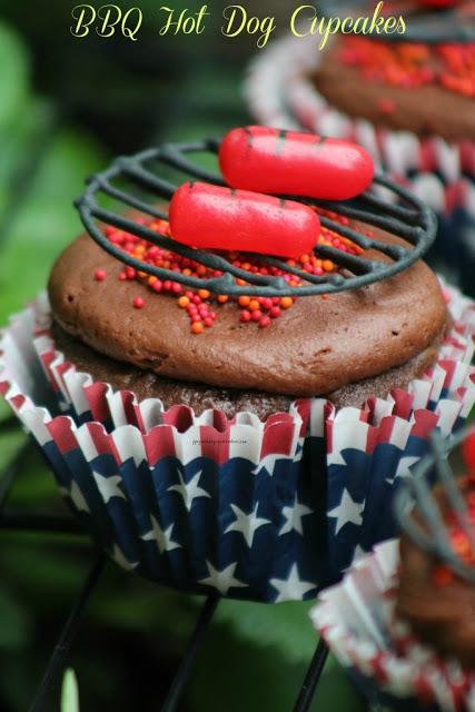 4th of July BBQ Hot Dog Cupcakes