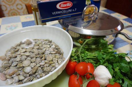 How to Search for Clams & make SPAGHETTI ALLE VONGOLE {From Sea to Plate}