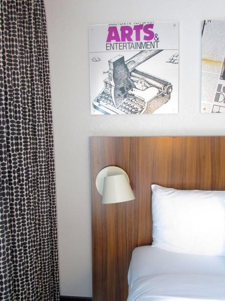 verb-hotel-room-bed