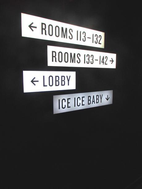 verb-hotel-room-signs