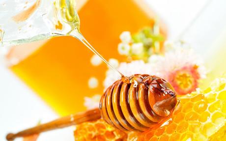 Honey - The Sticky Truth for a Balanced Healthy Diet