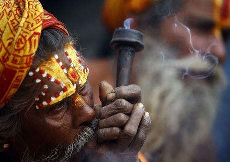 What is chillum? why sadhu smoke this?