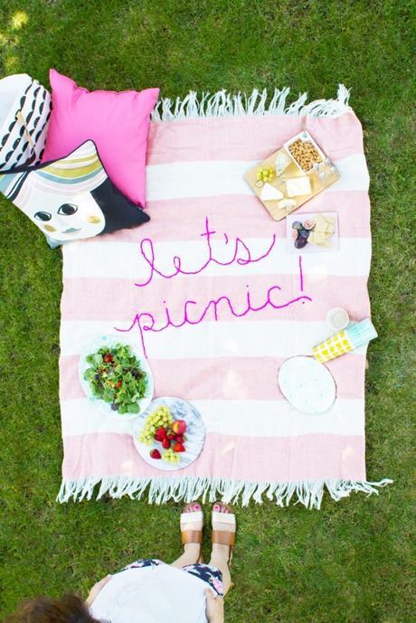 Summer Picnic Blanket via Lovely Indeed | Francois et Moi