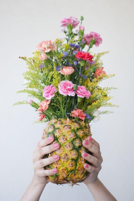 Pineapple Vase via Clo by Clau | Francois et Moi's DIY's