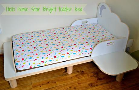 HelloHome StarBright toddler bed with bed covers