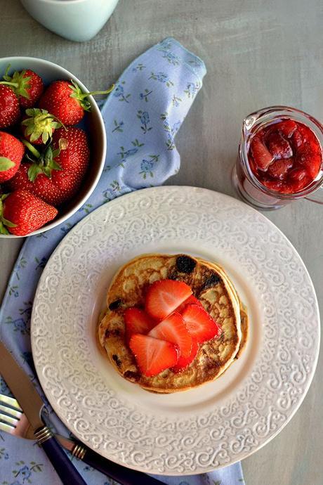 Eggless Strawberry Pancakes