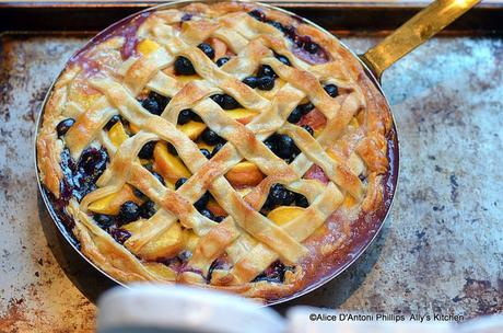 fresh peach skillet pie