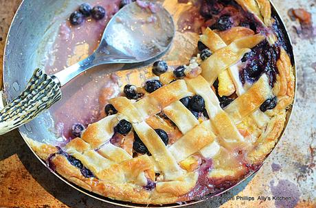 fresh peach skillet pie