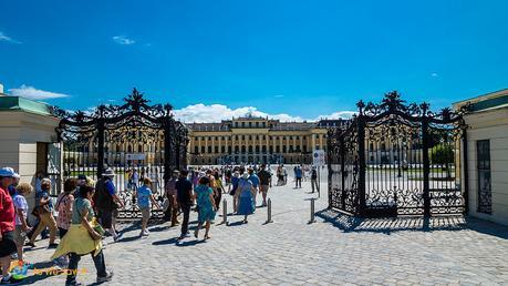 Schonbrunn Palace - Versailles with an Austrian flair